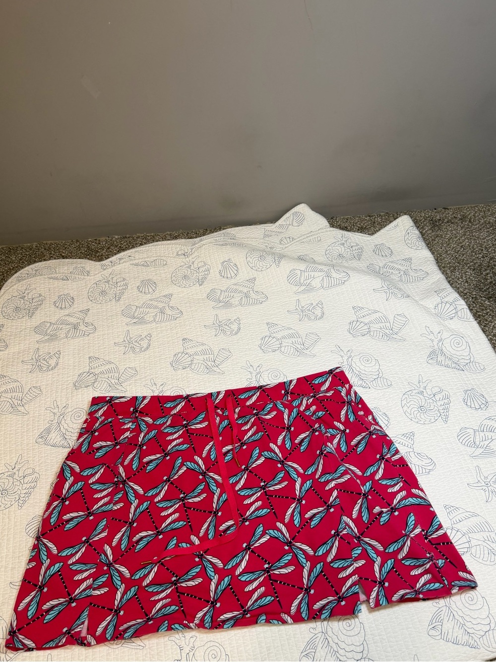 crown & ivy curvy women’s Red dragonfly print skort size 3X